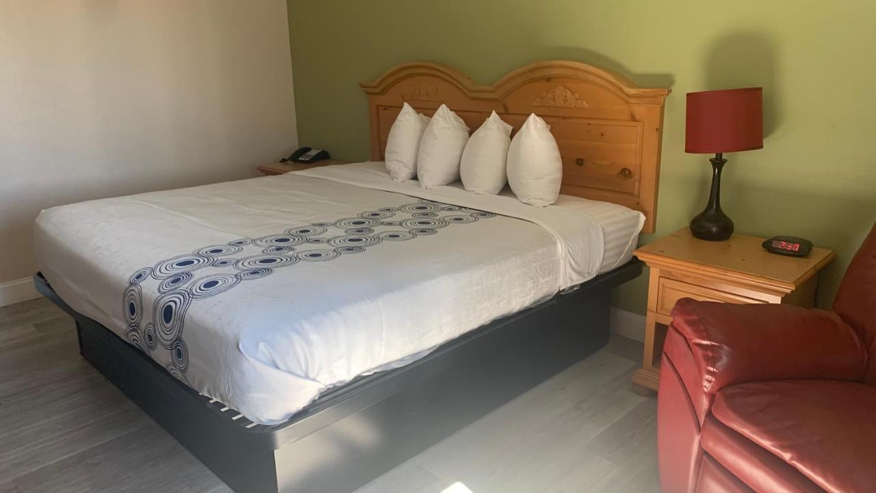 Regency Inn And Suites Stilwell Buitenkant foto