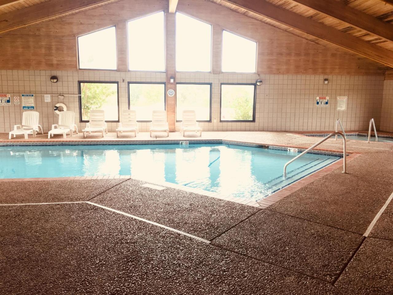 Regency Inn And Suites Stilwell Buitenkant foto
